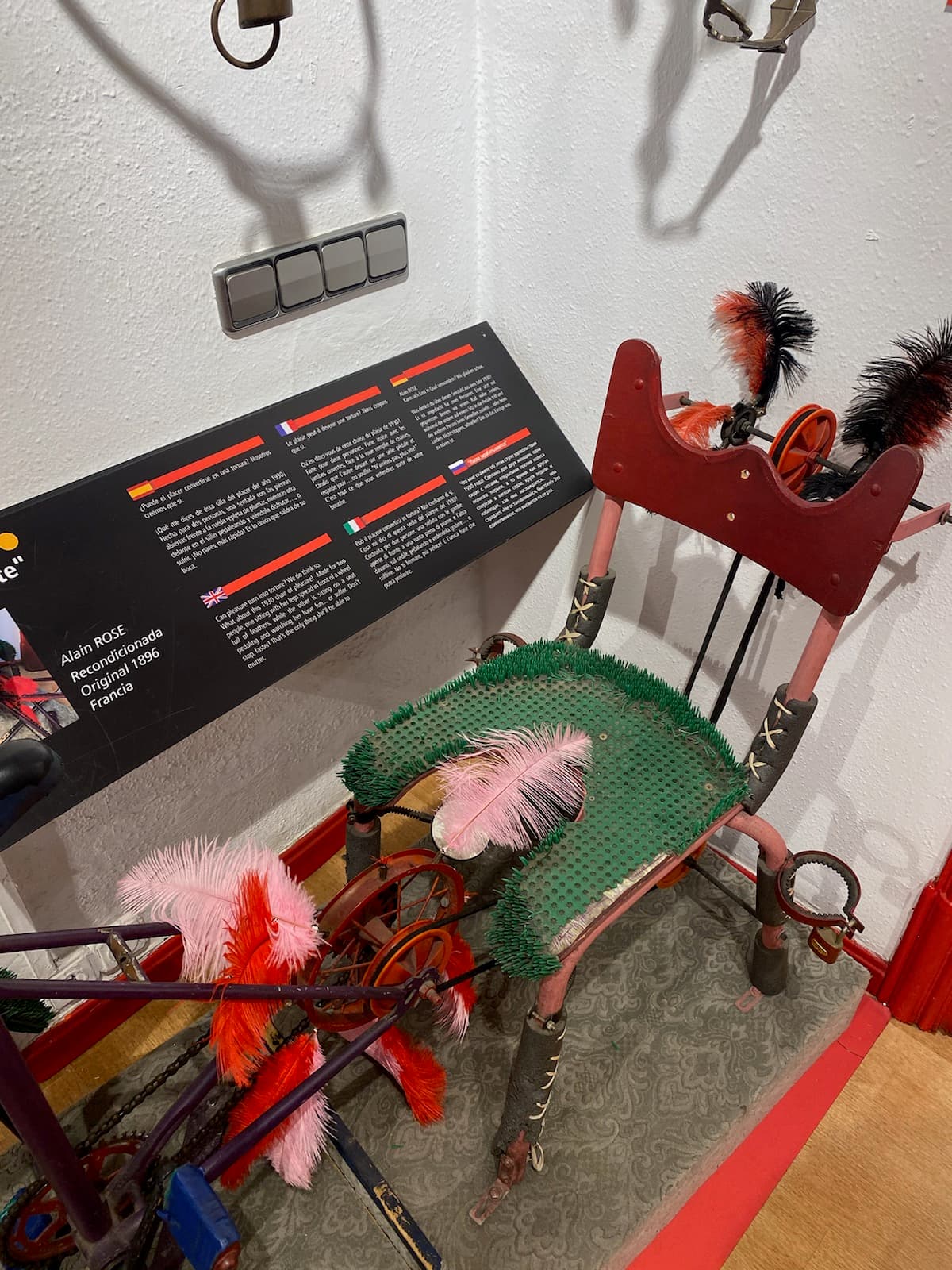 Chairs without judeo-christian values - photo 5